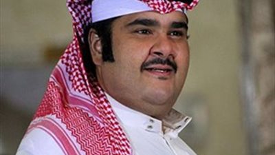 ممثل سعودى يوجه رسالة لمعجبينه أثناء مرض والدته 