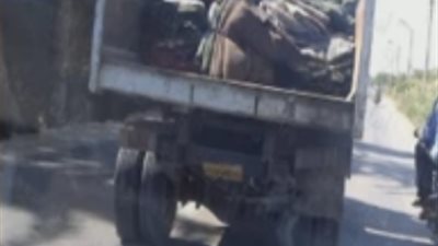 برلماني عن إرسال مساعدات لمتضرري السيول في سيارات قمامة: 