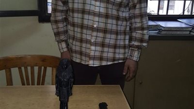 ضبط عاطل أجبر سيدة على التوقيع على ايصالات أمانة بـ