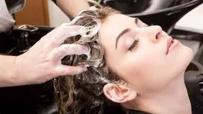 3 نصائح لغسيل الشعر خلال الشتاء.. تعرفي عليها