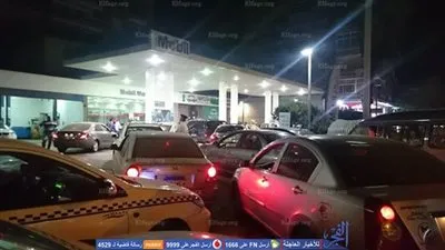 ازدحام أمام أحدى المحطات بـ