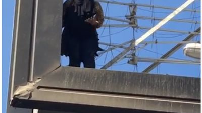 فتاة تحاول الانتحار أعلى كوبري أكتوبر: 