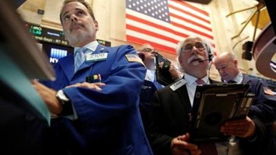 انخفاض مؤشرات الأسهم الأمريكية مع ترقب المستثمرين للانتخابات