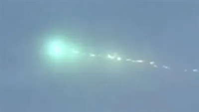 ظهور ضوء غامض في سماء اليابان يثير حيرة العلماء (فيديو)