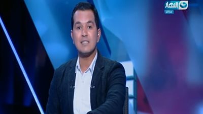 محمد الدسوقي رشدي منفعلا: 