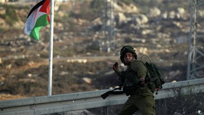 مستوطنون يشنون هجوماً على سكان الضفة الغربية 