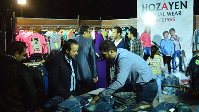 إقبال رواد معرض صنع في مصر على المنتجات المصرية (صور)  