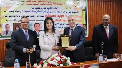 هويدا مصطفى تطالب بسرعة إصدار قوانين الإعلام 