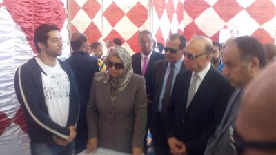 محافظ القاهرة يتفقد ملتقى توظيف مشروع تنمية الصناعات بـ