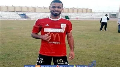 حكاية اللاعب المسيحي الذي سجد في المظاليم.. اعتاد السجدة وواقعة وفاء نادرة لمسلم (فيديو)