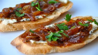 طريقة تحضير شطائر البصل المكرمل