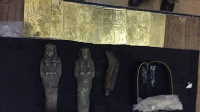 ضبط تاجر أثار بحوزته تمثال فرعوني وقطع اثرية بأحد أكمنة الفيوم