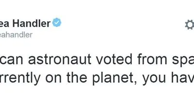 هاندلر: رائد فضائى أمريكى صوت من الفضاء 