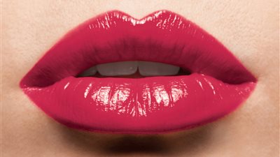 6 خطوات فعالة للحصول على شفاه جذابة 