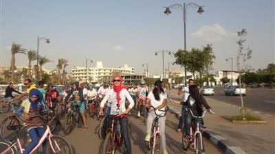 مسيرة بالدراجات لأساتذة وطلاب جامعة سوهاج 