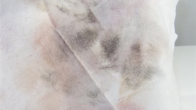 هل مناديل إزالة المكياج ضارة للبشرة ؟   