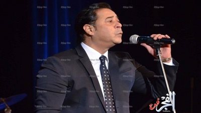  مدحت صالح يسخر من فوز ترامب برئاسة أمريكا 