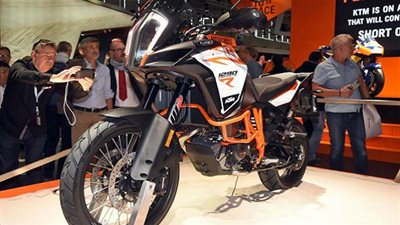 كي تي إم تزيح الستار عن دراجتها النارية 