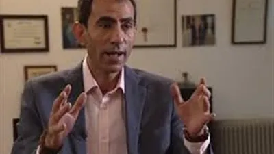 يسري فودة: عزل 