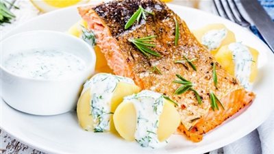 طريقة عمل السلمون مع الشبت