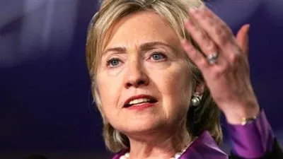 أول ظهور علني لكلينتون بعد خسارتها الانتخابات