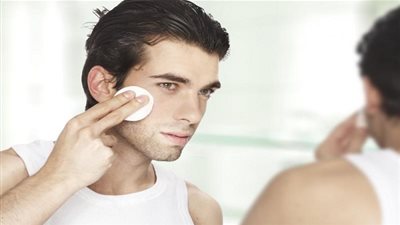 دراسة.. الرجال ينفقون على مستحضرات التجميل أكثر من النساء!