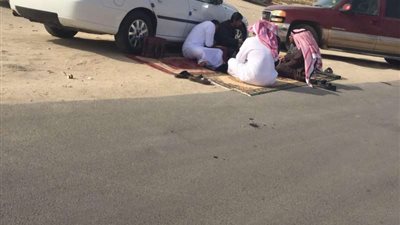 خريجان يكافحان البطالة بتحديث بيانات مستفيدي 