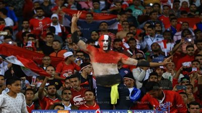 رئيس اتحاد الكرة يعلن موعد عودة الجماهير لمباريات الدوري