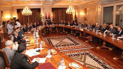 حكومة الوفاق الليبية تعين وزير مالية ووكيلا للإفراج عن أموال