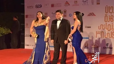 إطلالة مثيرة وجريئة لـ سما المصري في افتتاح 