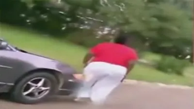 امرأة أمريكية تطلق النار على فتيات لفض شجار بينهم (فيديو)