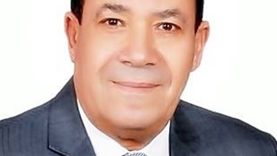 وكيل لجنة الصناعة بمجلس النواب يلتقي سفير انجولا بدمياط 