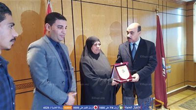 رئيس جامعة الفيوم يلتقي أسر شهداء الواجب  ويقرر منح دراسية لأبناء الشهداء (فيديو وصور)