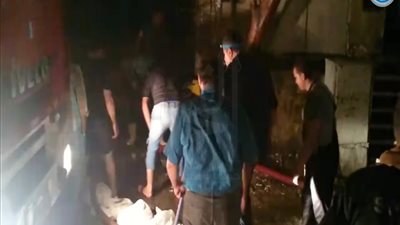 جهود الحماية المدنية للسيطرة على حريق 