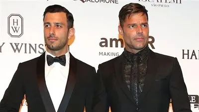 المغني العالمي ريكي مارتين يعلن خطوبته على شاب سوري! (صور)