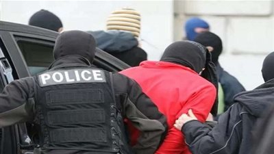 هدّد بتفجير نفسه... بكيس معكرونة!