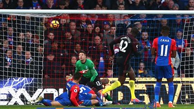 بعد غياب 7 أشهر .. يايا توريه يسجل الهدف الأول لمانشستر سيتي أمام كريستال بالاس (فيديو)