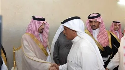 أمير عسير ينقل تعازي القيادة لذوي الشهيد الشهري