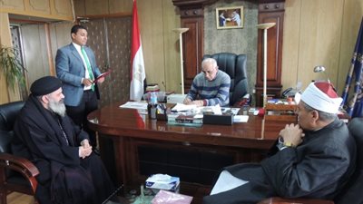 مدير أمن المنيا يلتقي  وفد بيت العائلة بملوي