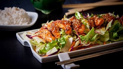 طريقة عمل دجاج بالعسل والثوم والخضراوات