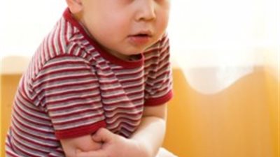 أسباب نفسية تؤدي لزيادة وزن طفلك.. تعرفي عليها