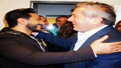 علي جابر يرد على منتقدي تامر حسني: 