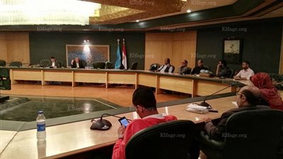 نقيب الصحفيين يشارك في لقاء مفتوح تمهيدًا لاجتماع الغد  (صور) 