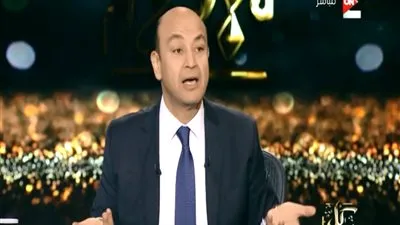 عمرو أديب مهاجمًا الشباب بسبب مشروع الإسكان: 