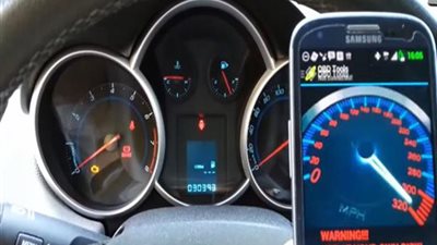 لا تثق بقراءة عدد السيارات المستعملة.. جهاز لتعديل الكيلومتر عبر الأندرويد