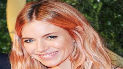 الشعر الذهبي الوردي يناسب جميع أنواع البشرة.. وإليك الدليل (صور)