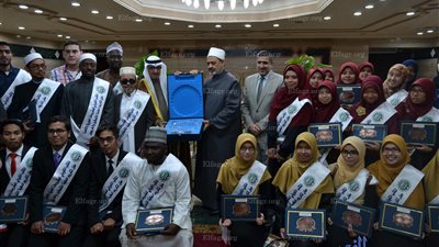 شيخ الأزهر يستقبل الطلاب المتفوقين الحاصلين على منحة بيت الزكاة الكويتي
