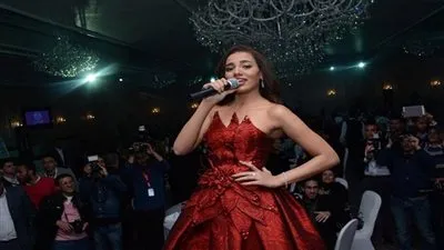 بعد ارتدائها الحجاب 