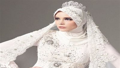 إطلالة أنيقة ومفعمة بالأنوثة من فساتين الزفاف للفتاة المحجبات (صور)