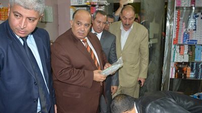 محافظ الدقهلية بعد غلق صيدلية ومخازن أدوية: الذين يتاجرون بأرواح الناس أكثر خطرًا من أعداء الوطن (صور)